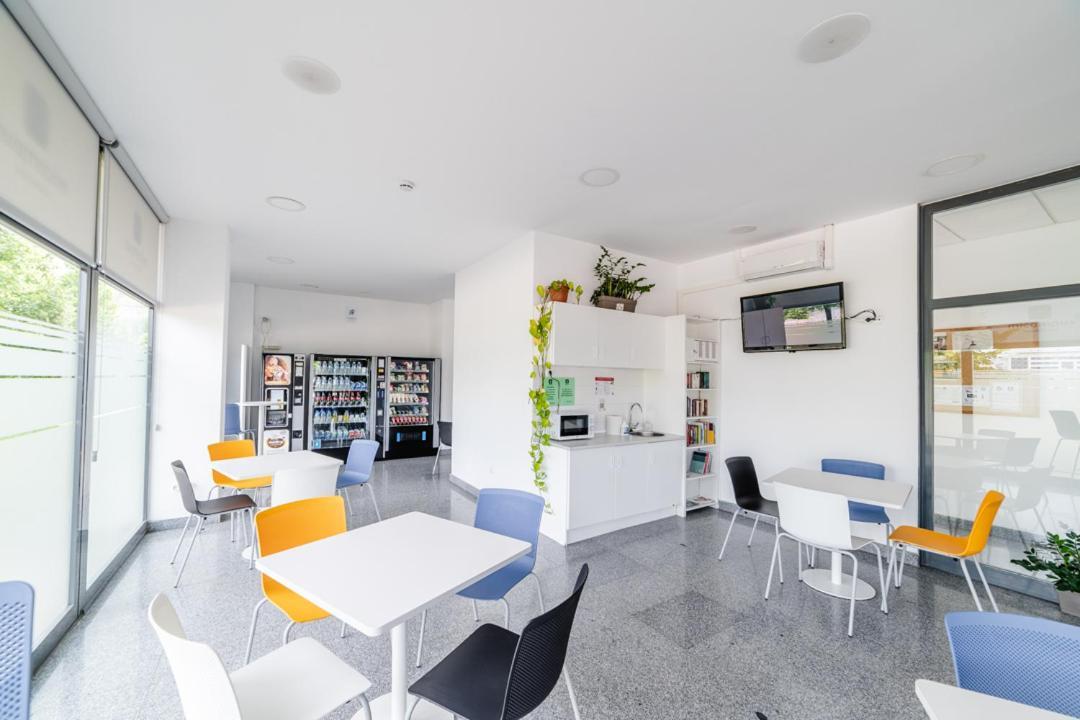 Micampus Logrono Student Residence Екстериор снимка